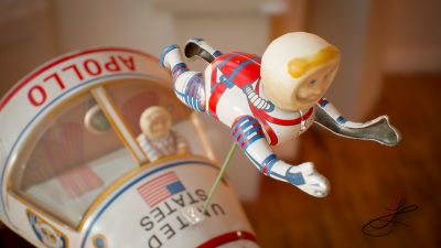 apollo_starship_tin_toy_masudaya_spacewalker